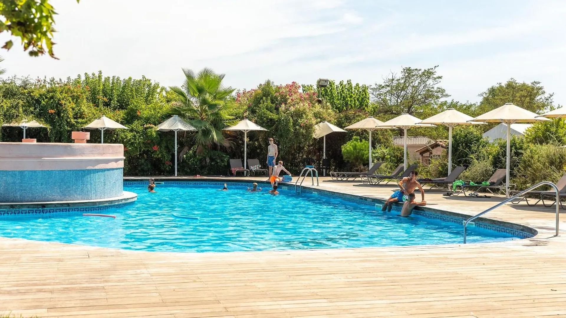 Camping El Pinar 布拉内斯 营地