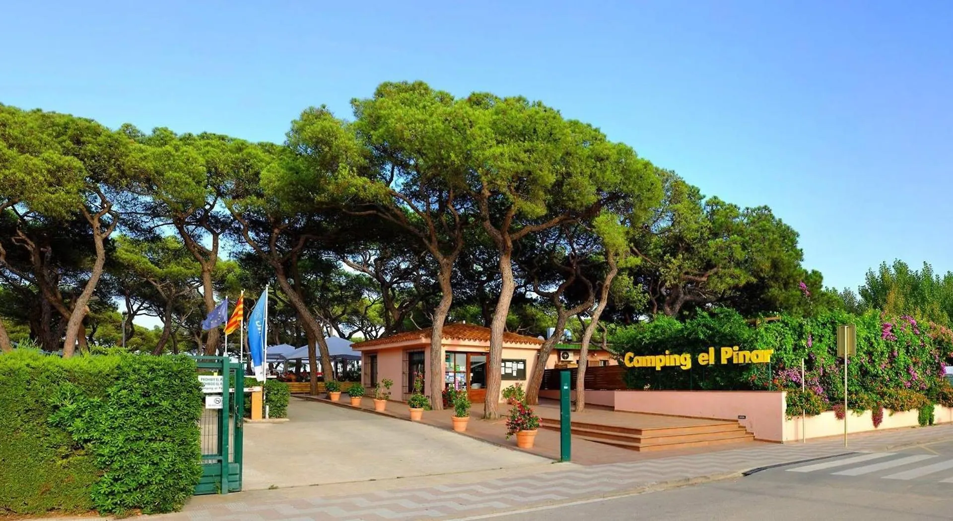 Camping El Pinar 布拉内斯